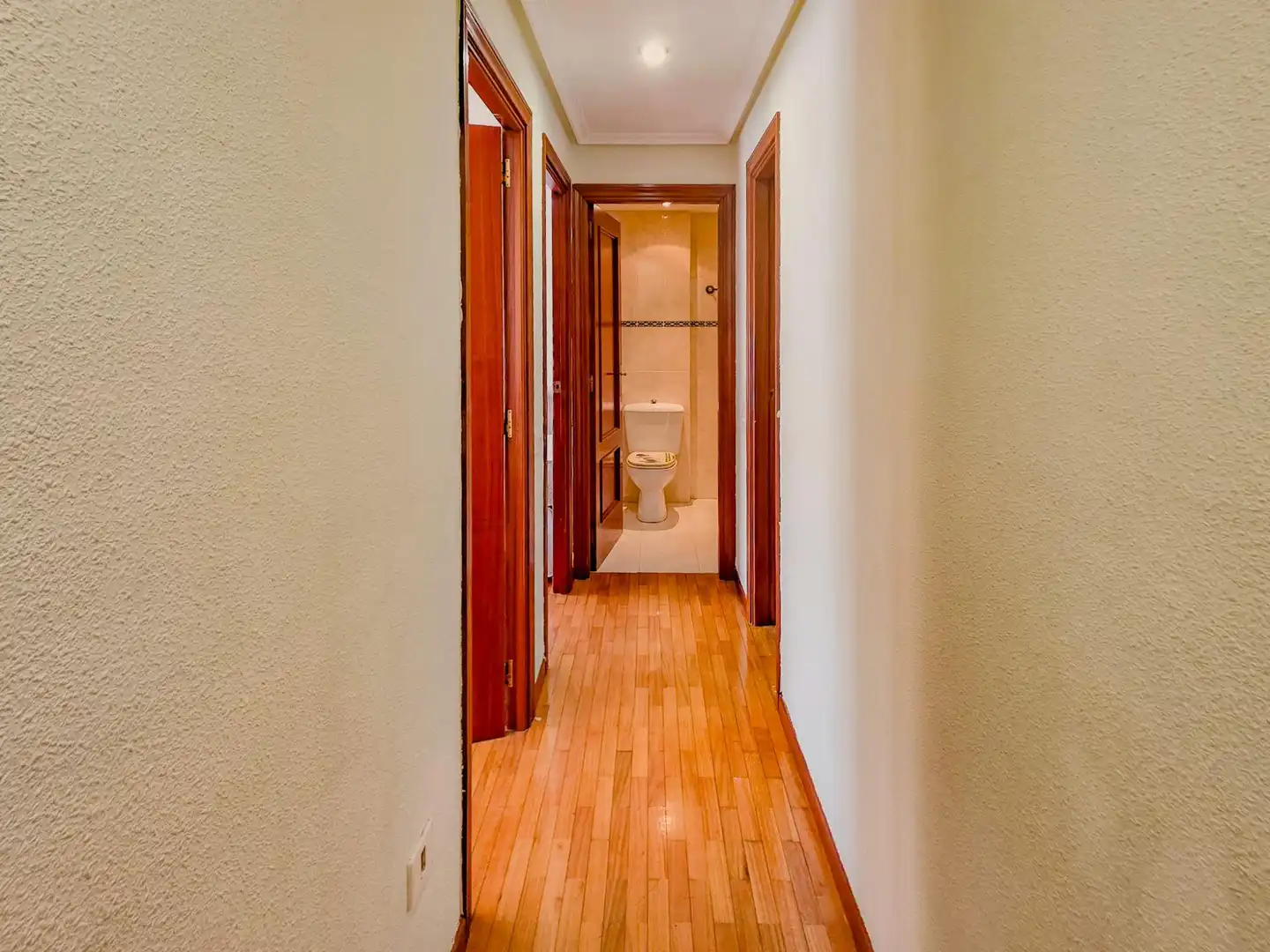 Wohnung zum Verkauf in  Logroño mit Heizung, Abstellraum und Gemeinschaftspool