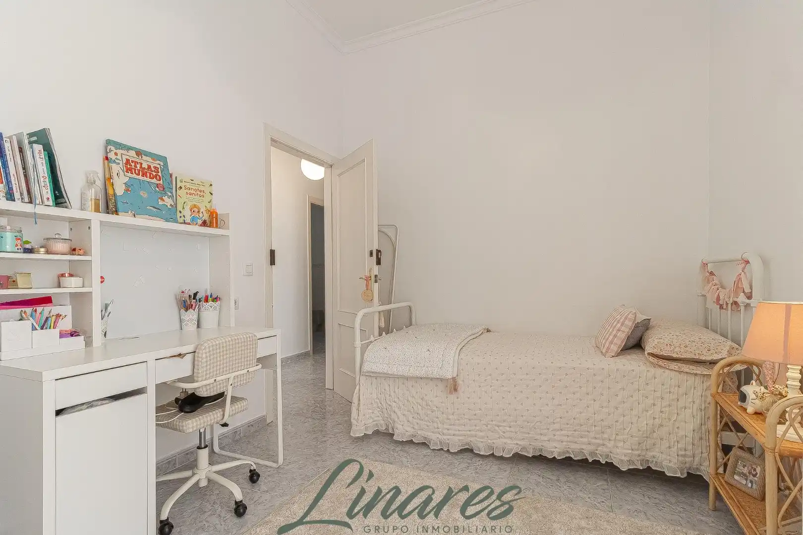 Dormitori de Apartament en venda en Cartagena amb Balcó