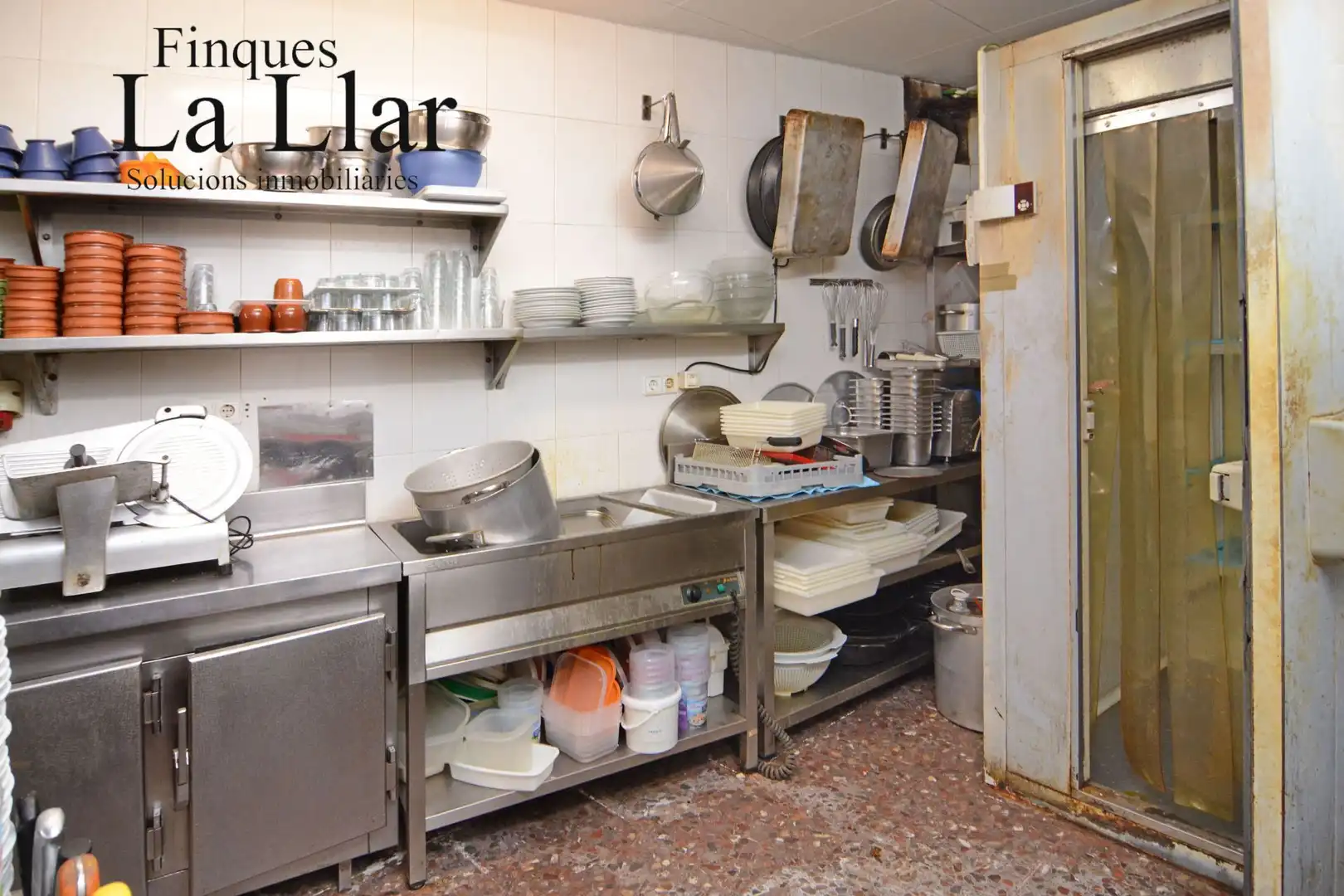Commercial properties for sale in d'Ernest Lluch, Torrent Ballester