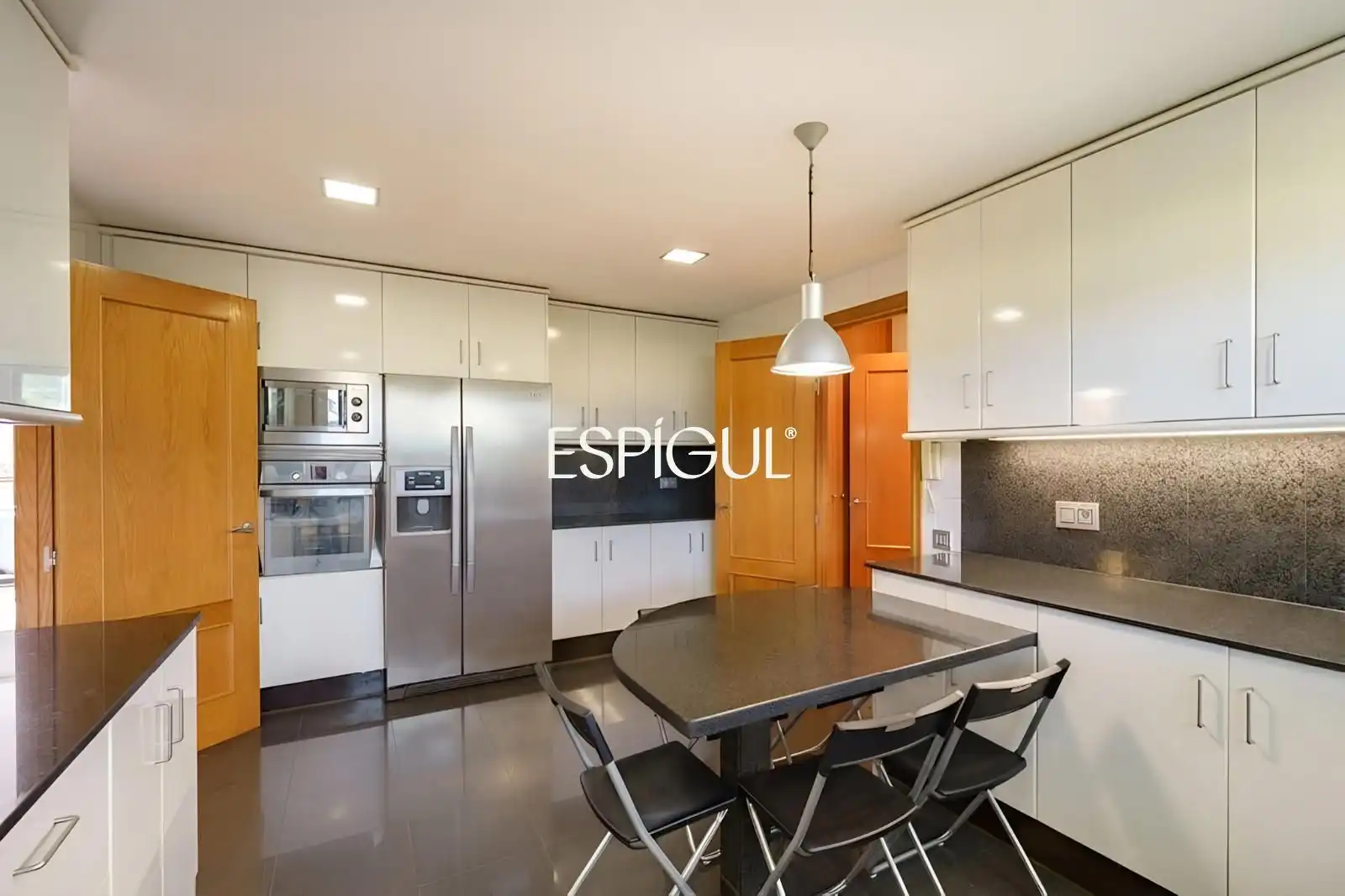 Kitchen of Houses for sale in Sant Cugat del Vallès  with Air Conditioner, Heating and Storage room