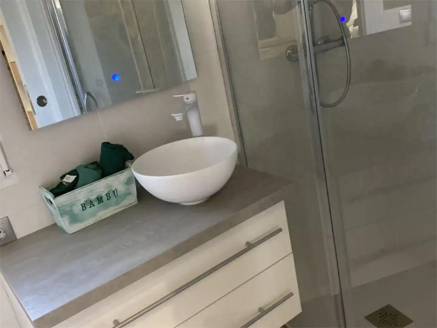Baño de Local de alquiler en Alicante / Alacant con Aire acondicionado