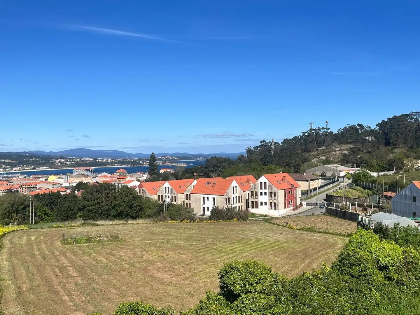 Vista exterior de Piso en venta en Ribeira con Trastero