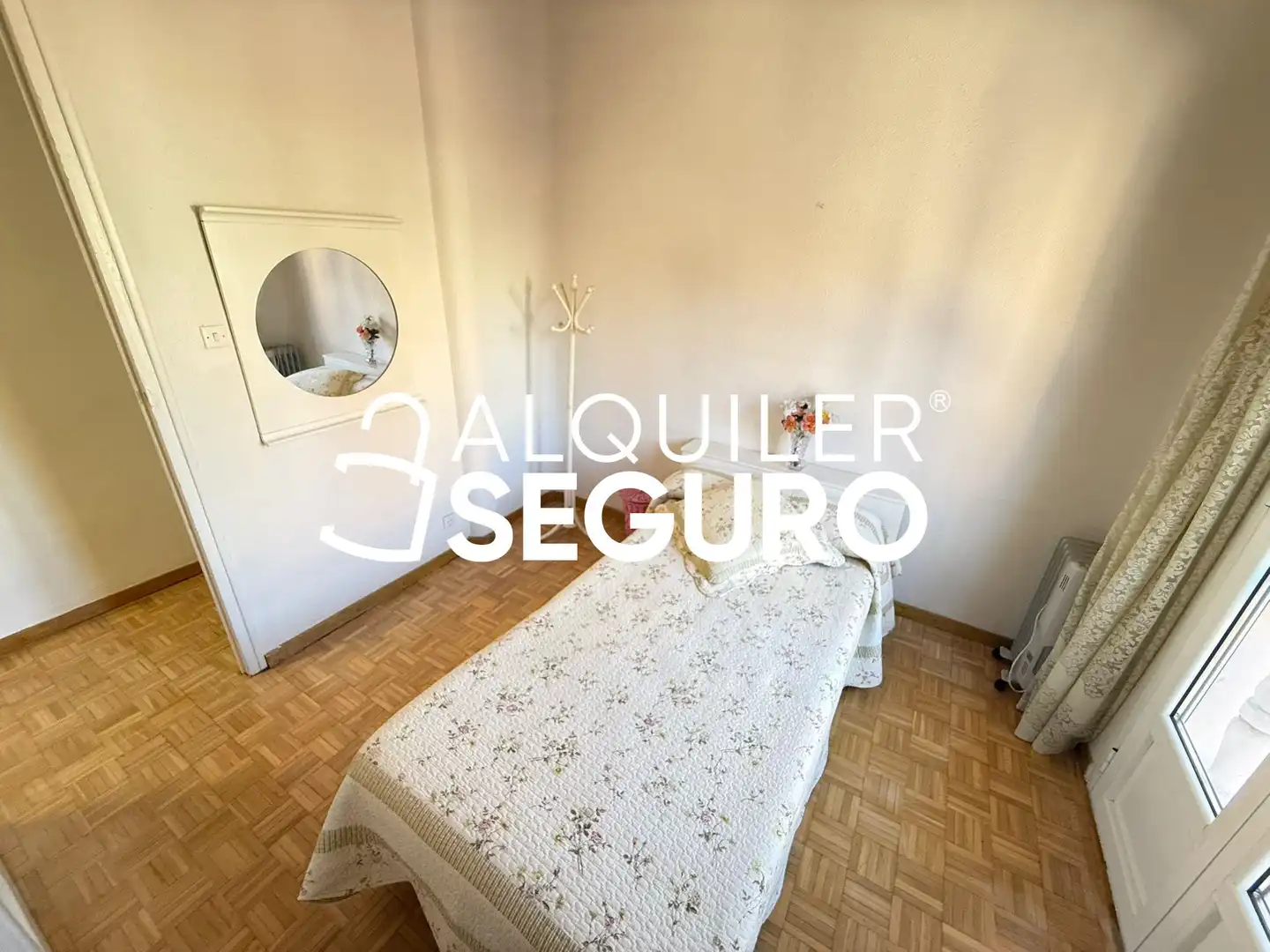 Schlafzimmer von Wohnung zur Miete in Madrid mit Heizung und Möbliert