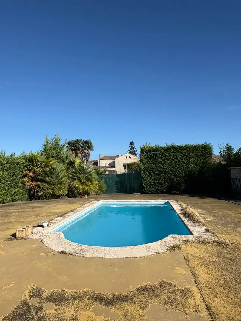 Piscina de Terreno en venta en Albelda de Iregua