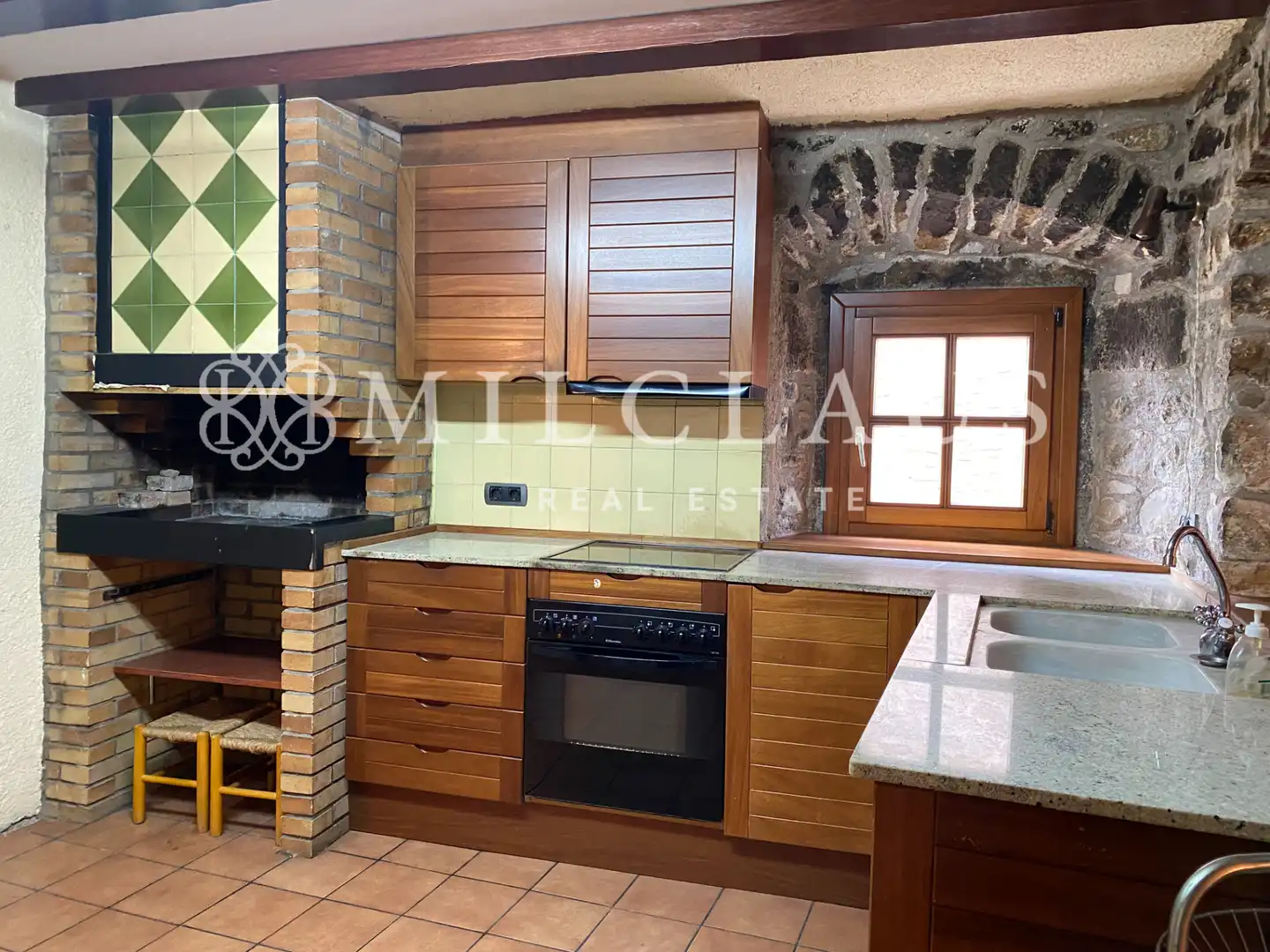 Cuina de Casa o xalet de lloguer en Talamanca amb Calefacció, Parquet i Forn