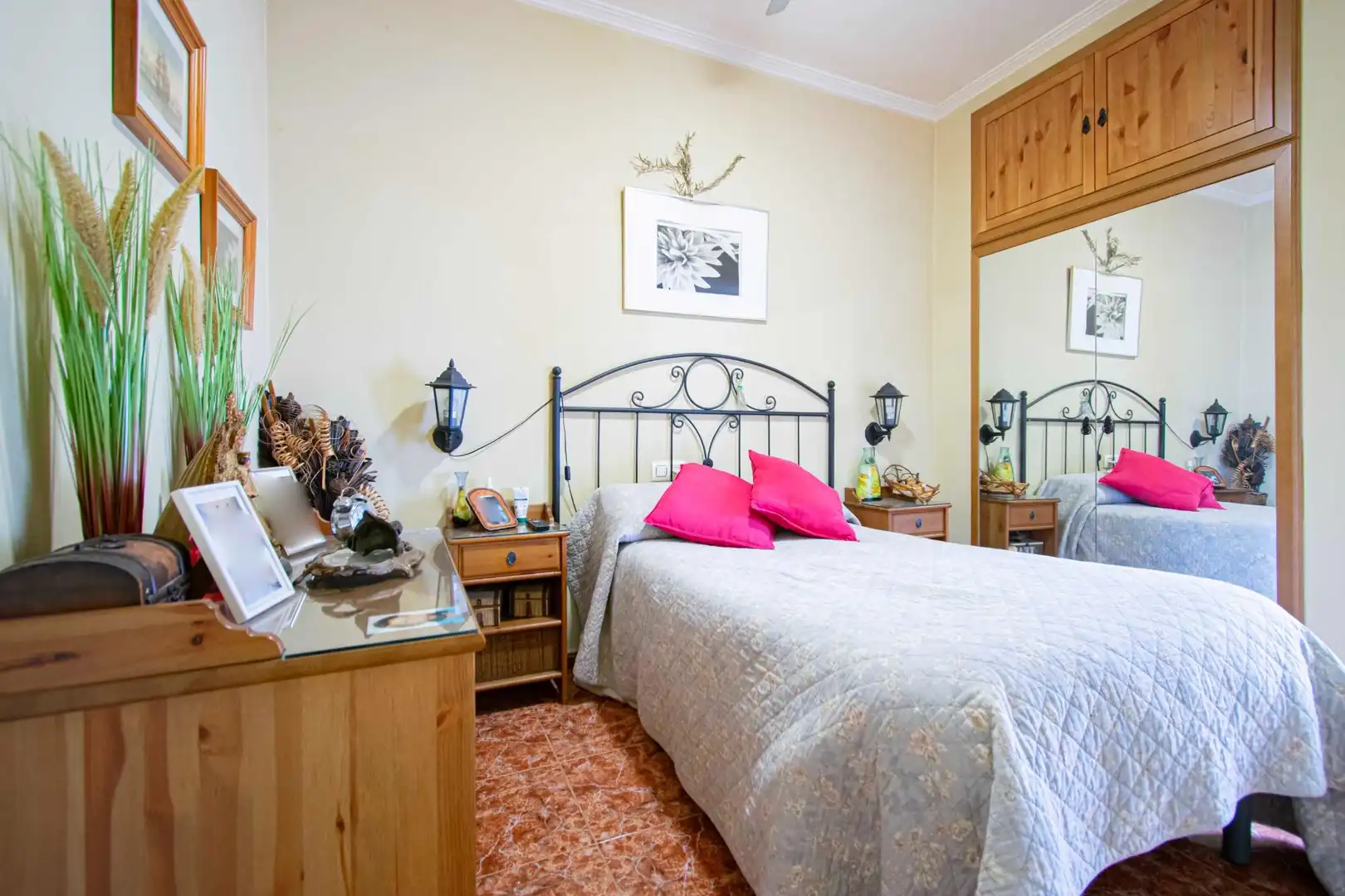Bedroom of Buildings for sale in Sevilla
