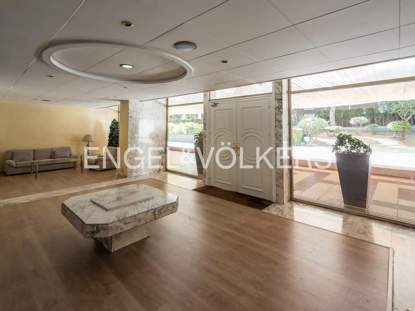 Flat for sale in Barcelona  with Air Conditioner, Heating and Private garden