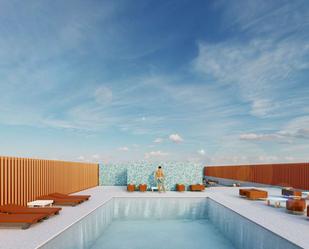 Swimming pool of Study to share in  Valencia Capital  with Air Conditioner and Terrace
