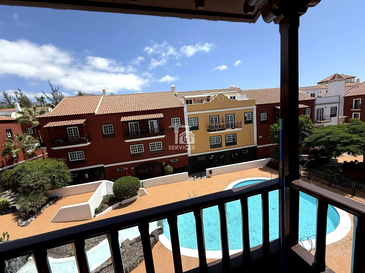 Vista exterior de Casa o xalet en venda en Adeje amb Aire condicionat, Jardí privat i Terrassa