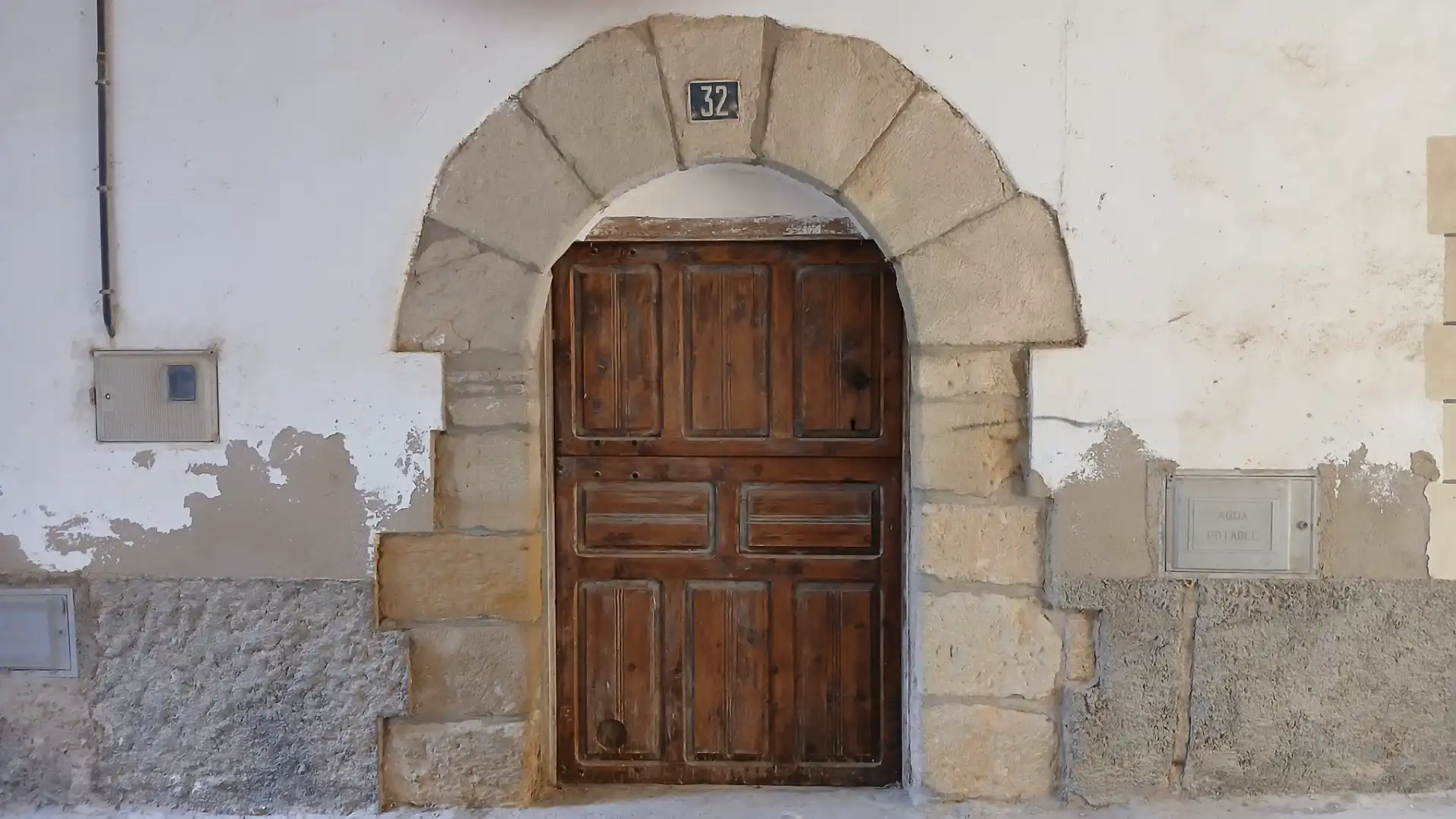 Casa adosada en venda en Torre del Compte, Teruel
