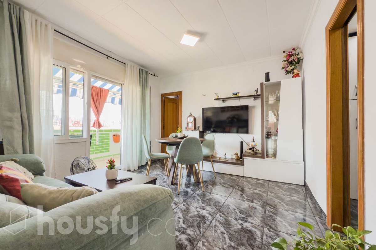 Sala d'estar de Àtic en venda en Badalona amb Aire condicionat, Terrassa i Traster
