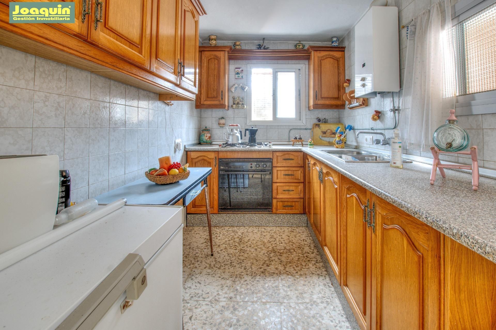 Cuina de Finca rústica en venda en  Córdoba Capital amb Jardí privat i Piscina comunitària