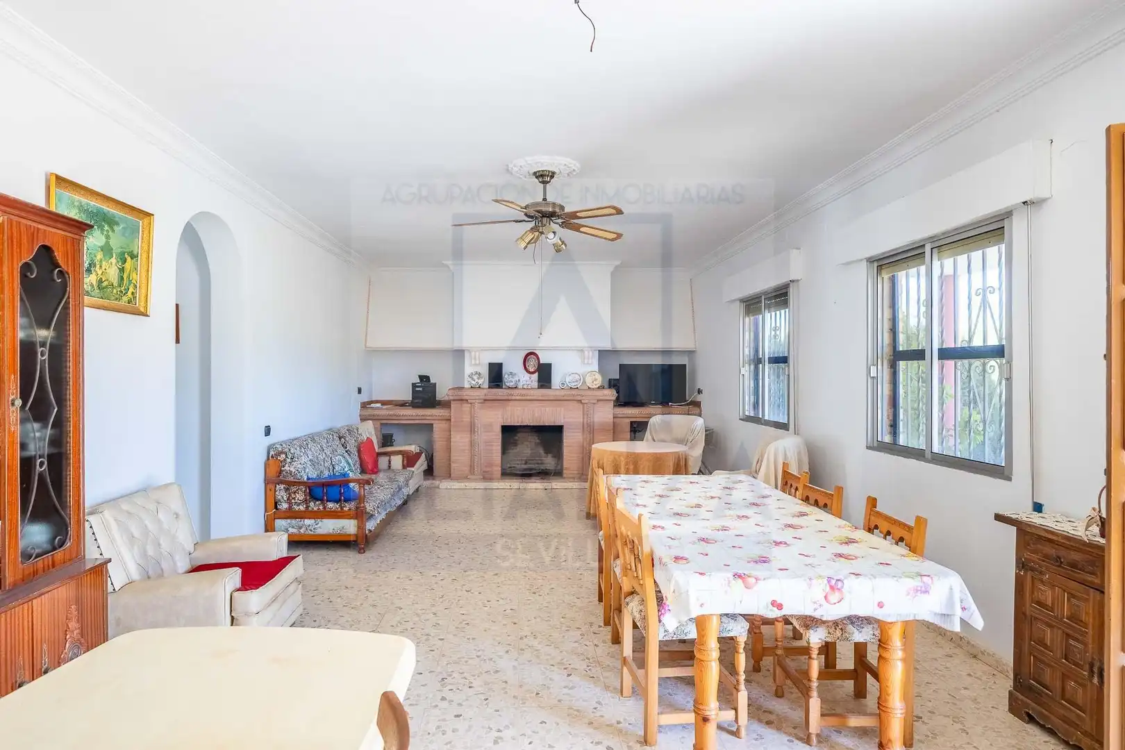 Houses for sale in Sanlúcar la Mayor, Sevilla