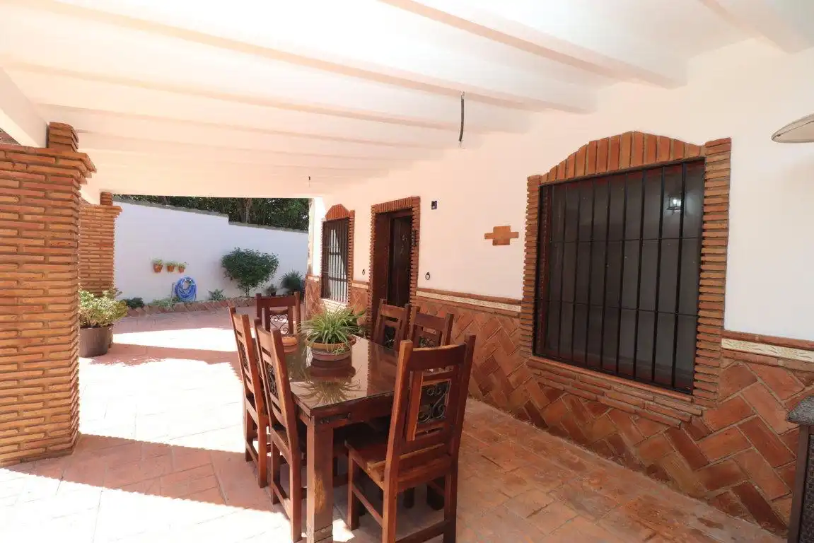 Terraza de Casa o chalet de alquiler en Alhaurín El Grande con Aire acondicionado, Jardín privado y Piscina
