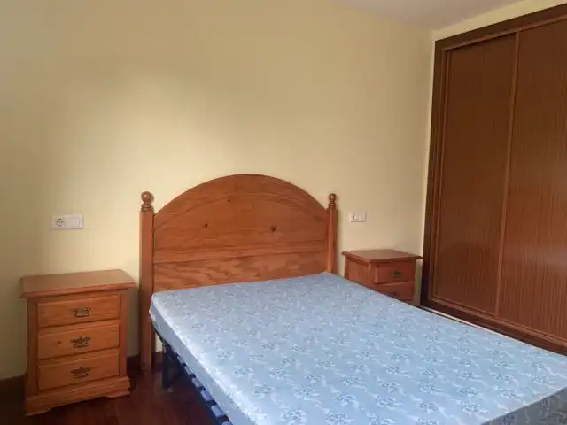 Habitación de Apartamento en venta en Marín con Parquet, Trastero y Amueblado