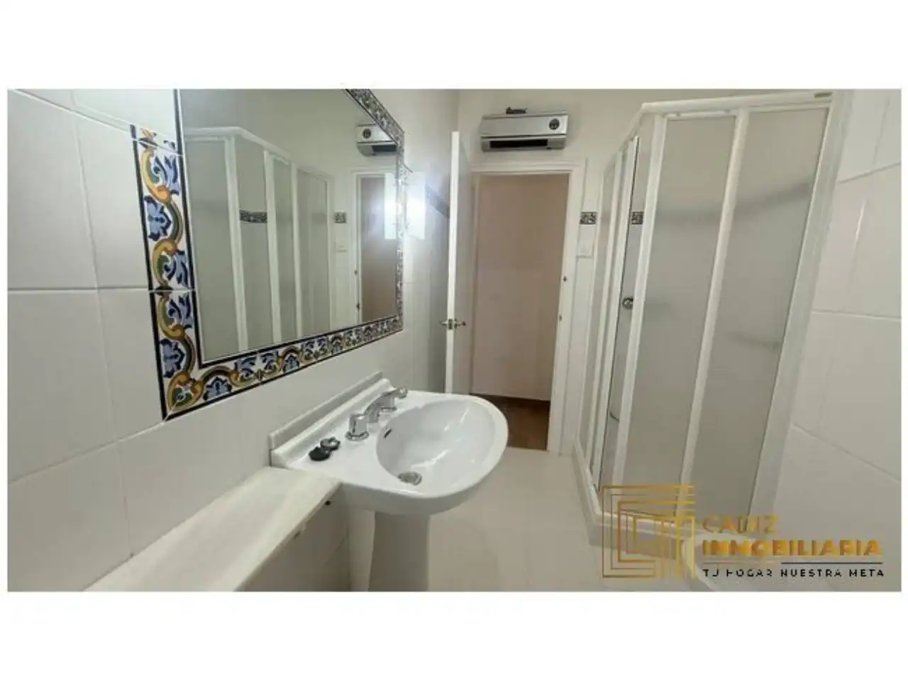 Bathroom of Flat for rent in El Puerto de Santa María  with Air Conditioner and Balcony