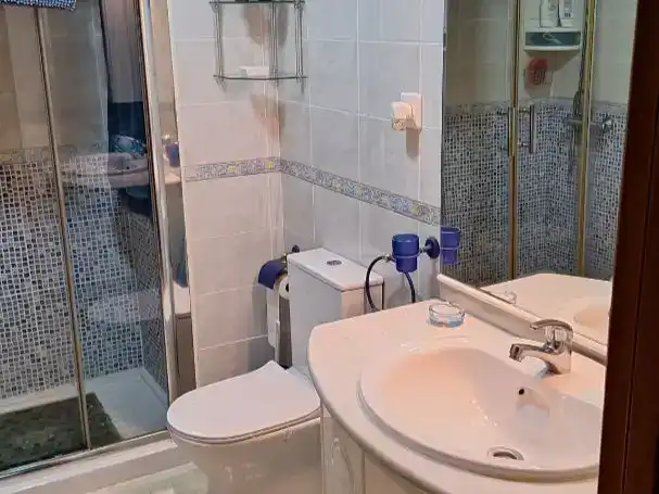 Bany de Casa o xalet en venda en Villalbilla amb Aire condicionat, Piscina i Balcó