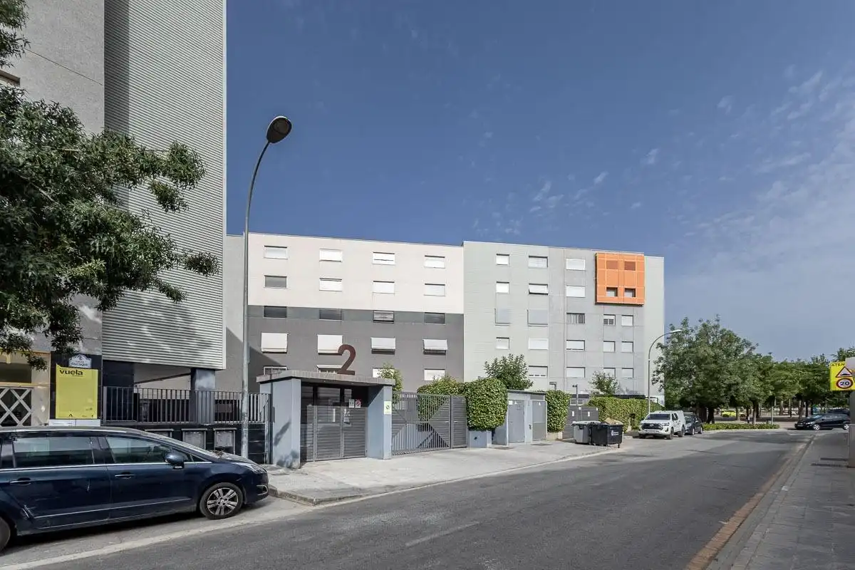 Vista exterior de Pis en venda en Alhendín amb Traster i Piscina comunitària