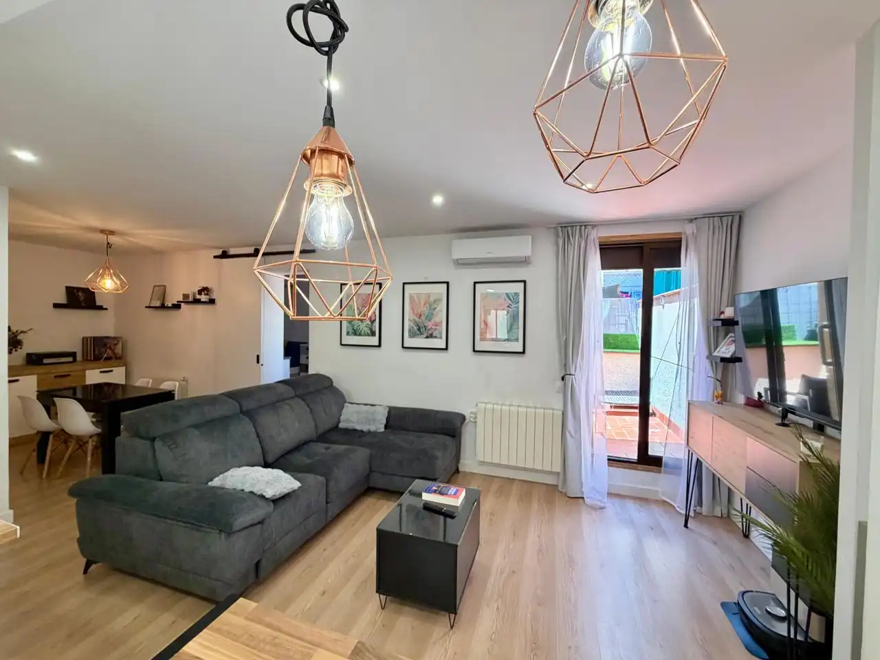 Living room of Attic for sale in Barcelona  with Air Conditioner, Heating and Parquet flooring