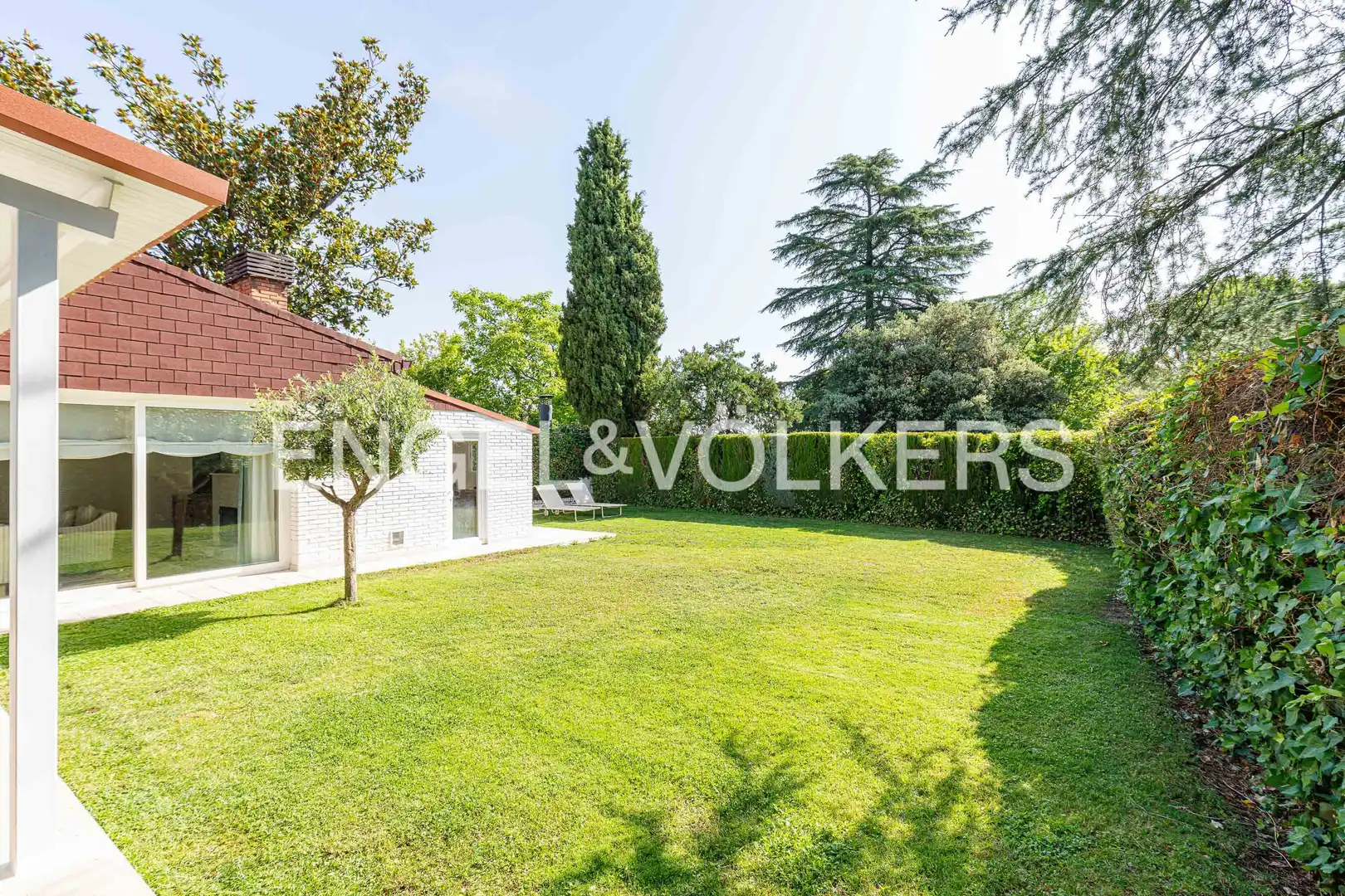 Casa adosada en venta en Urbanización Este - Montepríncipe