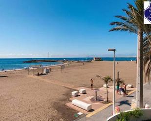 Vista exterior de Apartament de lloguer en San Bartolomé de Tirajana amb Aire condicionat, Terrassa i Moblat