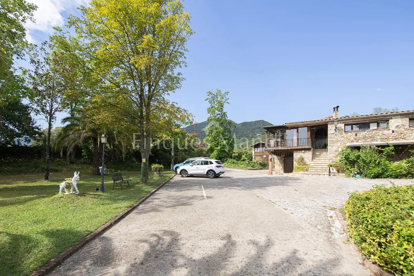 Vista exterior de Finca rústica en venda en La Cellera de Ter amb Calefacció, Jardí privat i Terrassa