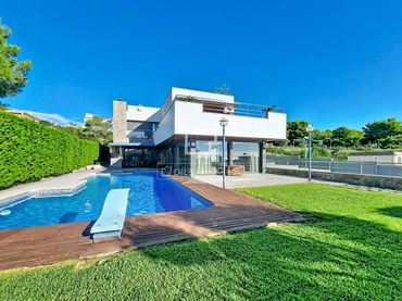 Xalet amb balcó en venda a Cunit Residencial