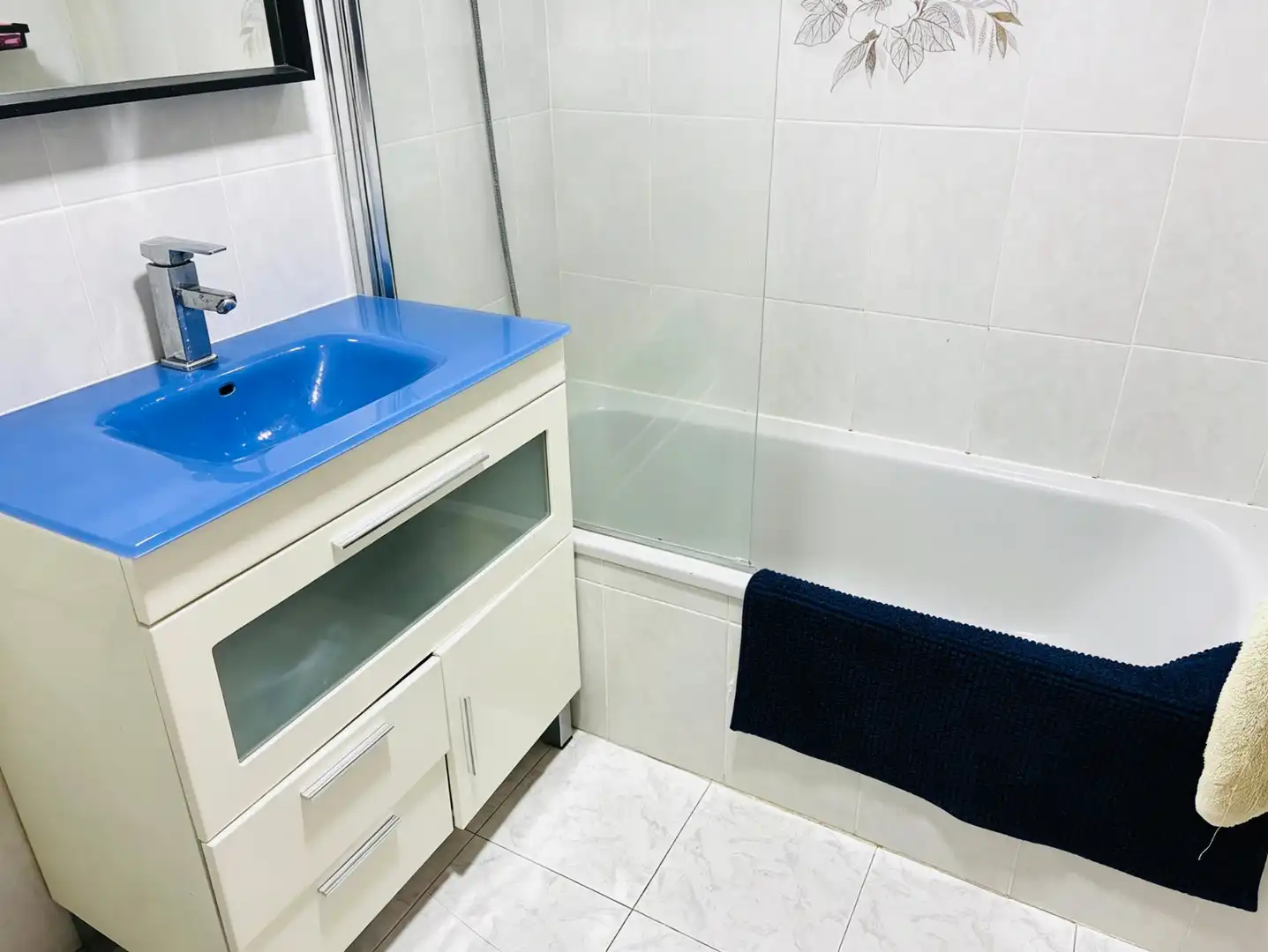 Bathroom of Flat for sale in Valencia  with Air Conditioner, Heating and Terrace