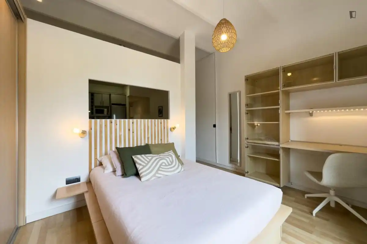 Study for rent in Fort Pienc