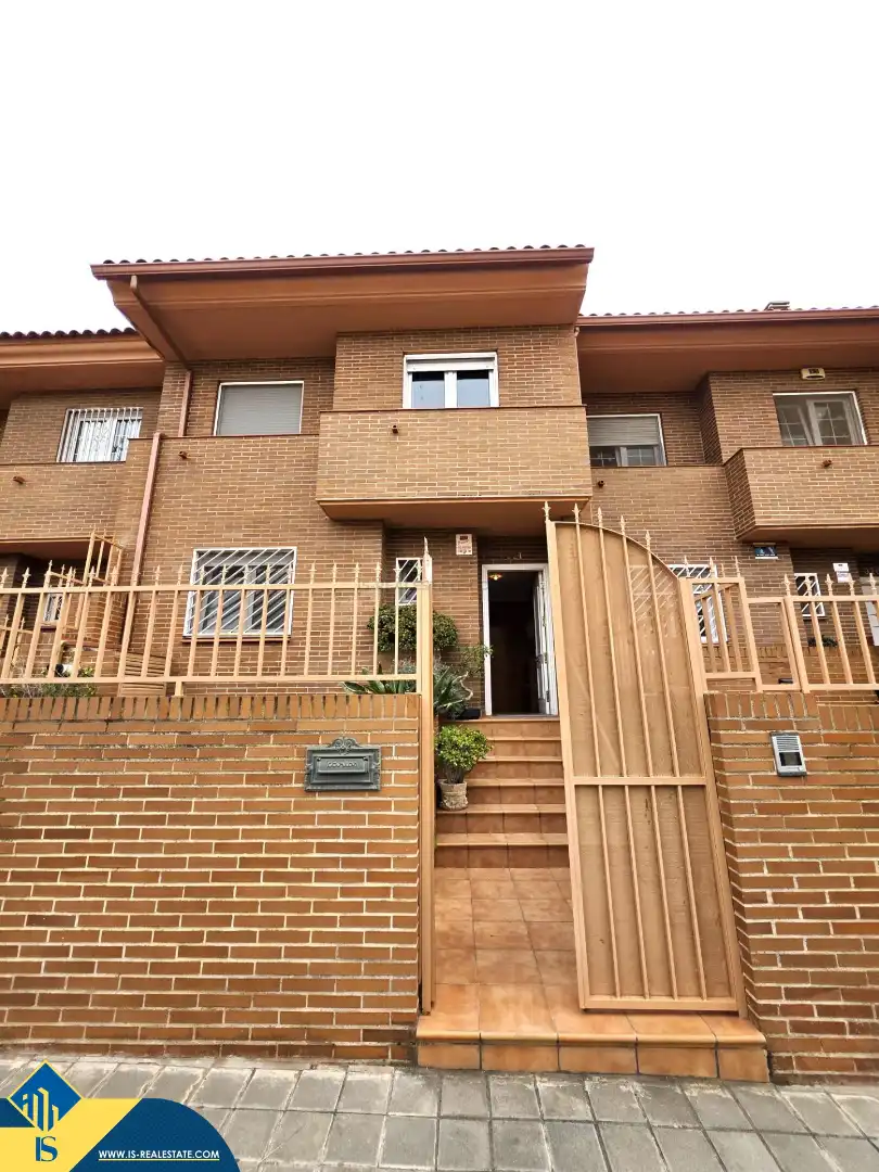 Exterior view of Houses for sale in Alicante / Alacant  with Terrace, Furnished and Community pool