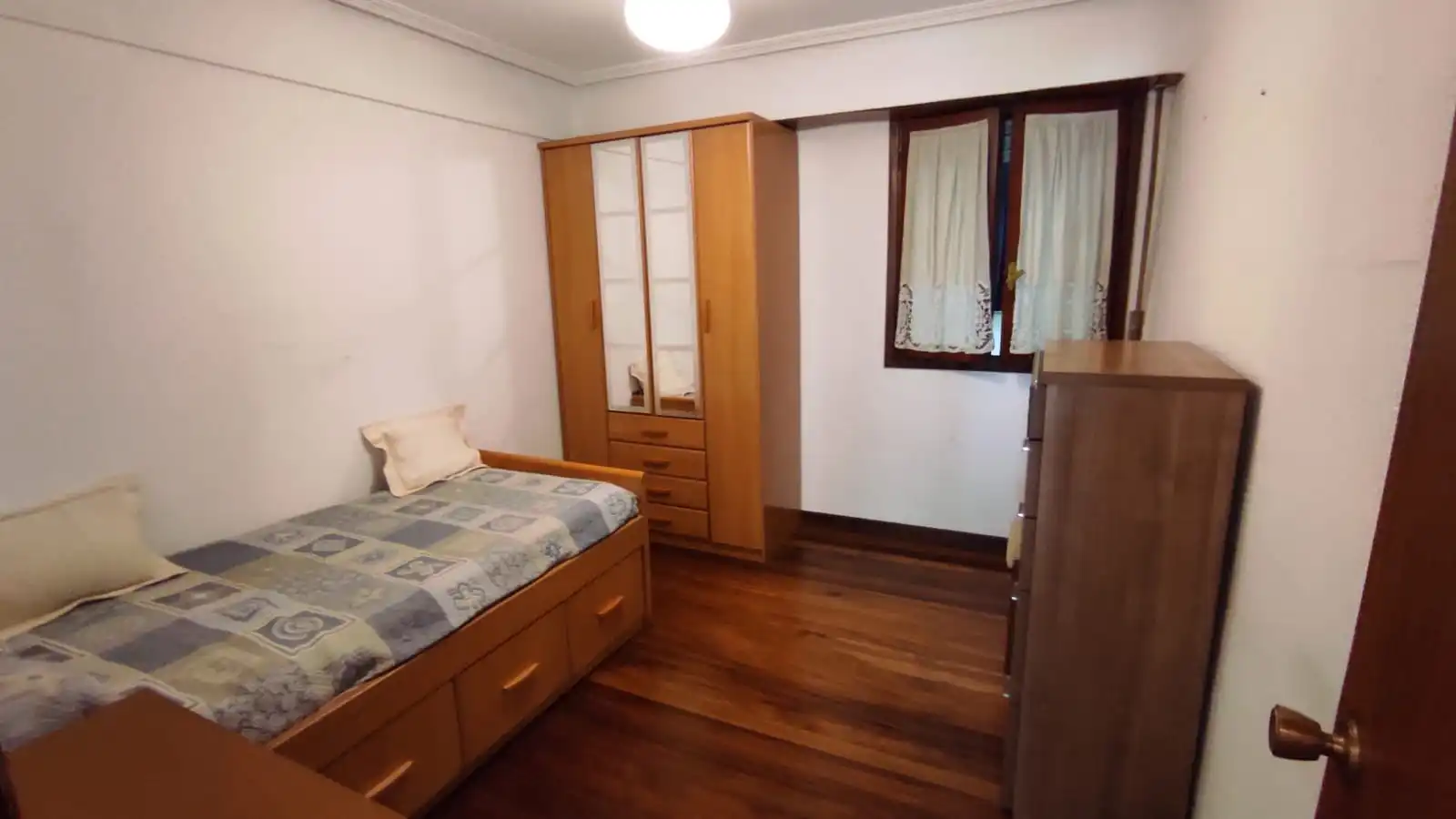 Bedroom of Flat for sale in Ermua  with Furnished and Balcony