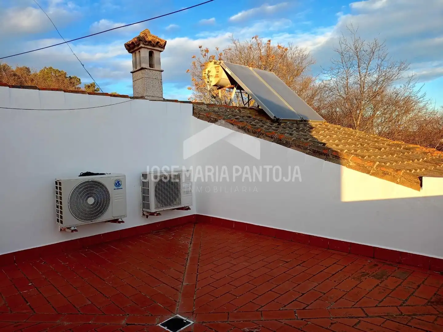 Terrassa de Casa o xalet en venda en Arcos de la Frontera amb Calefacció, Jardí privat i Traster