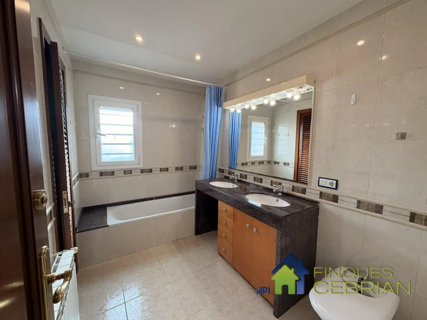 Bathroom of Houses for rent in Alella, Barcelona