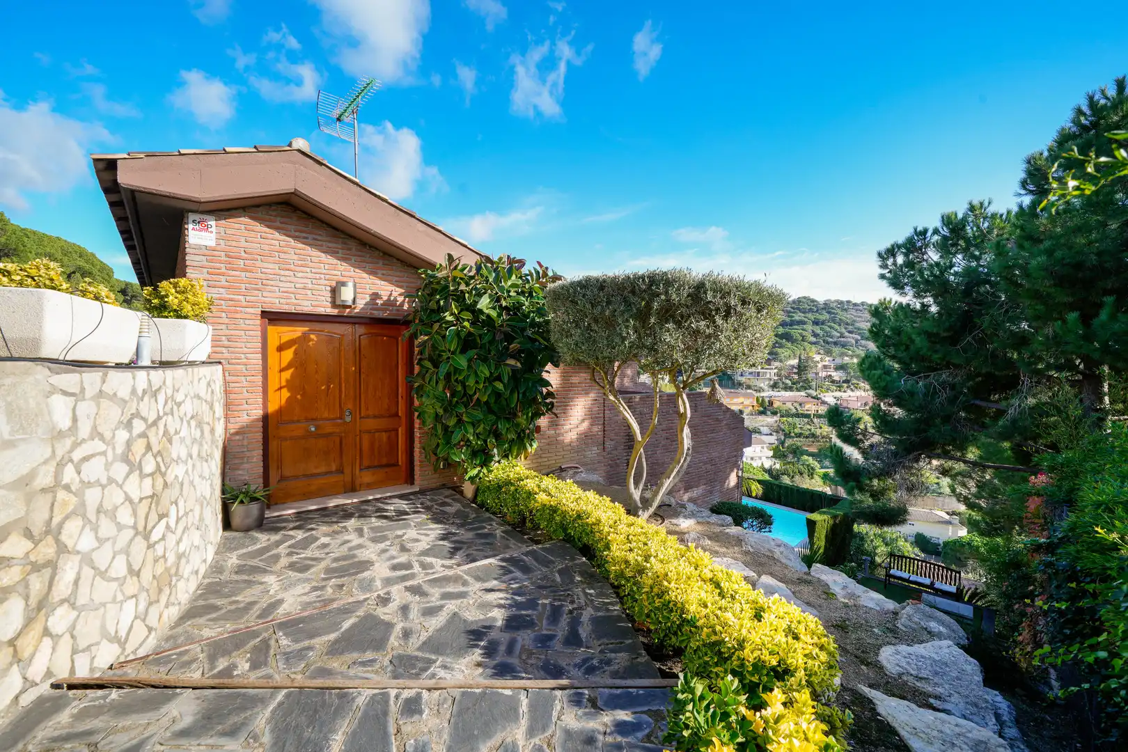 Vista exterior de Casa o chalet en venta en Cabrils con Aire acondicionado, Trastero y Piscina