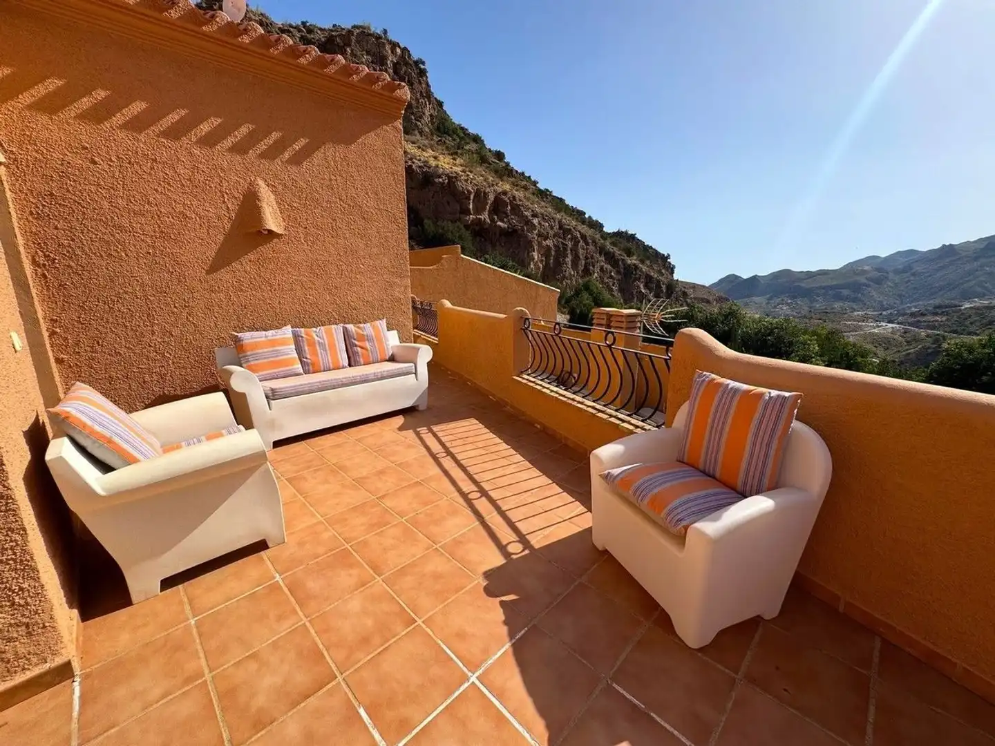 Terrasse von Einfamilien-Reihenhaus zum Verkauf in Turre mit Klimaanlage, Heizung und Terrasse