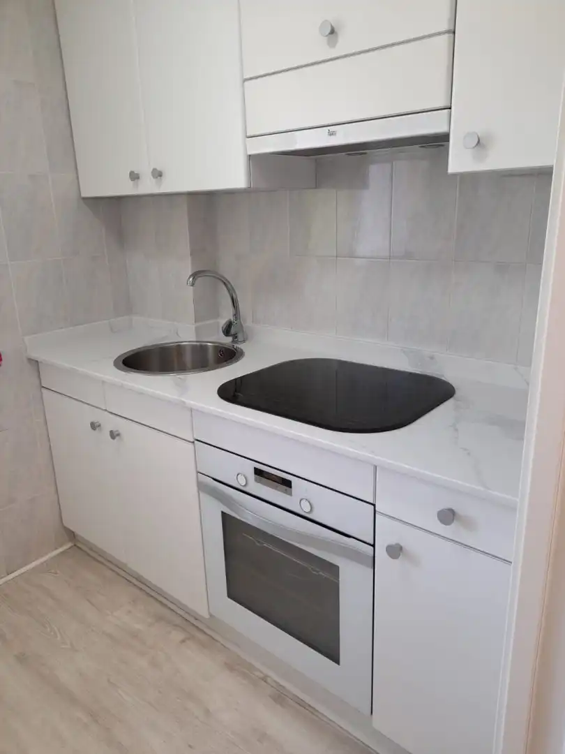 Cocina de Piso de alquiler en Laredo con Calefacción, Terraza y Amueblado