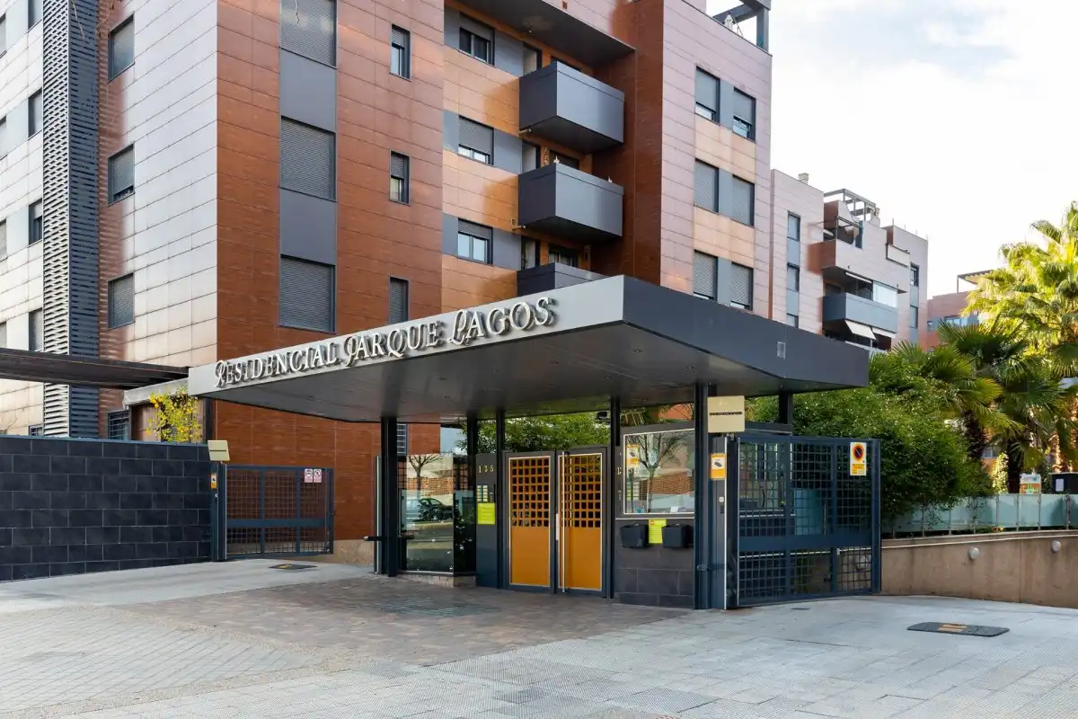 Exterior view of Flat for rent in Granada  with Heating, Private garden and Storage room