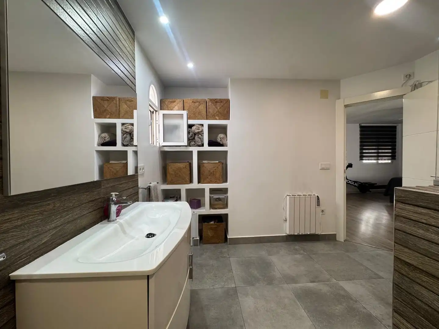 Baño de Piso en venta en Alicante / Alacant con Aire acondicionado, Calefacción y Terraza