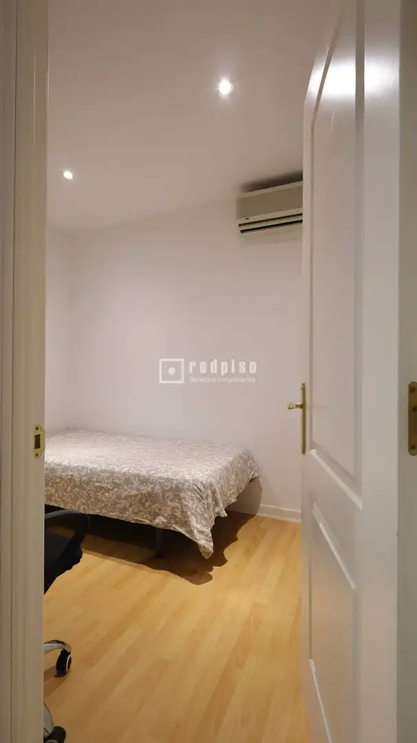 Bedroom of Flat for rent in Madrid  with Air Conditioner, Heating and Furnished