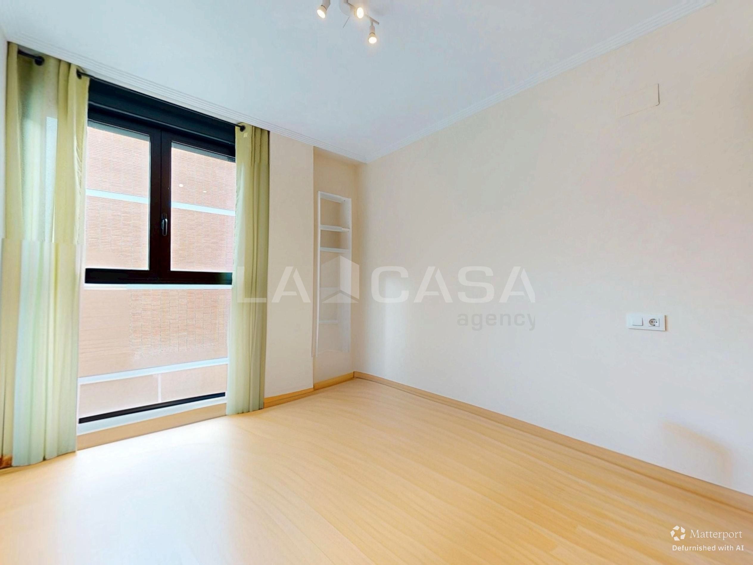 Habitación de Piso en venta en  Valencia Capital con Balcón
