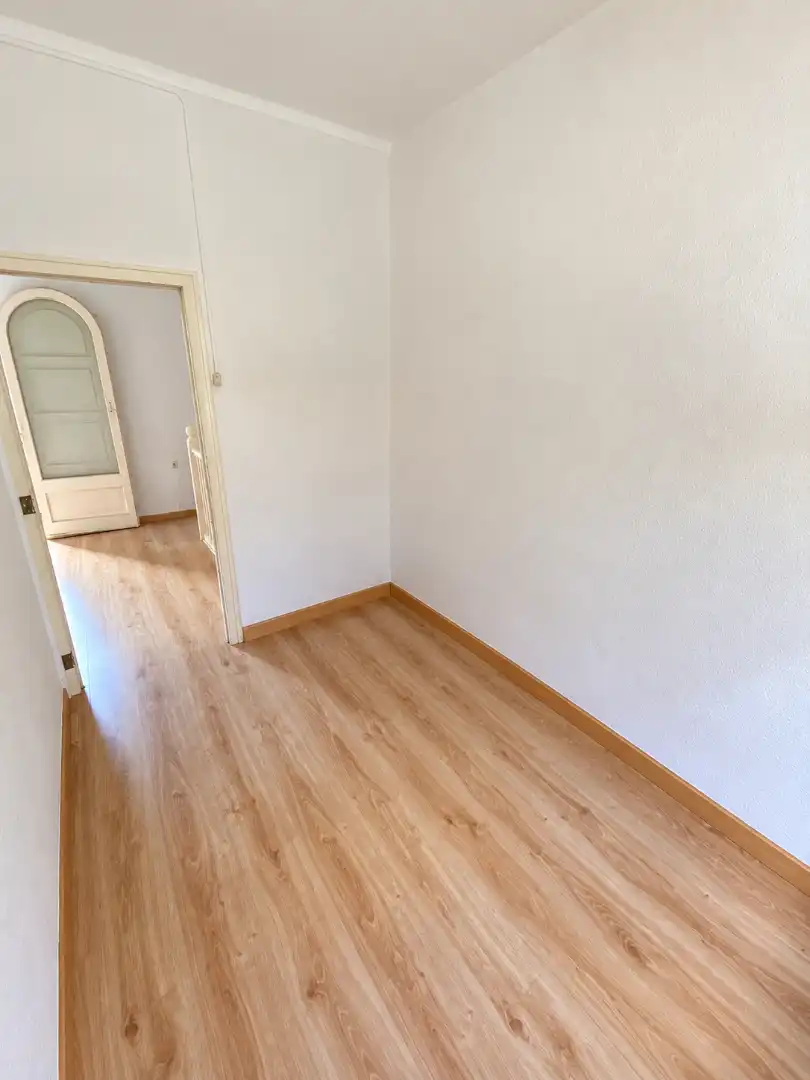 Habitación de Casa adosada en venta en Nou Barris
