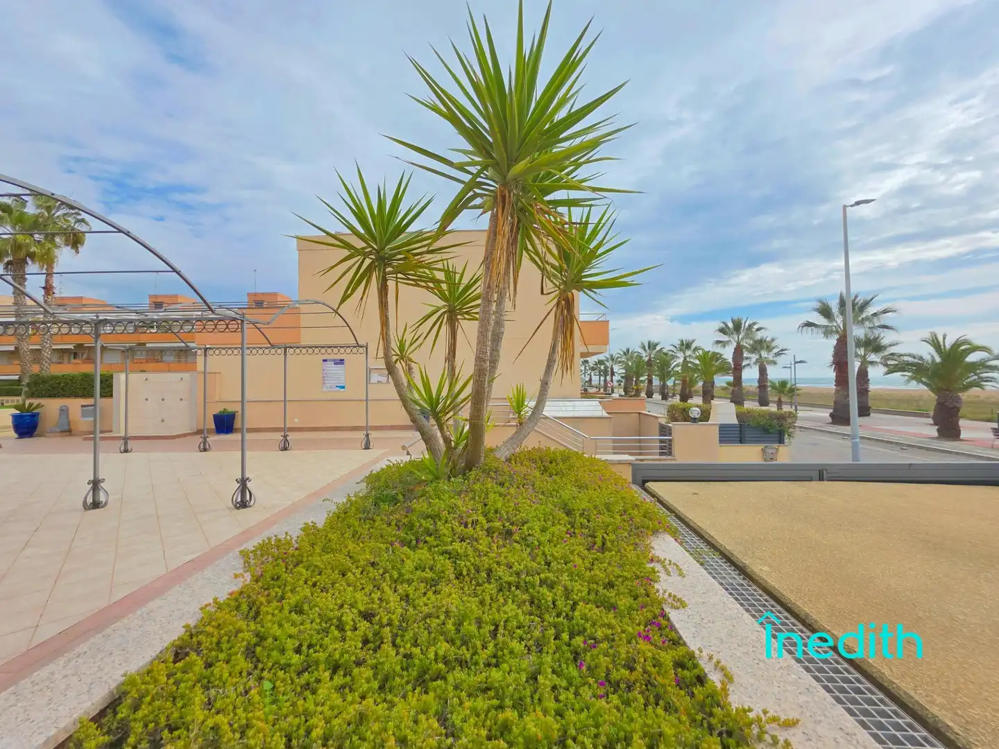 Terrassa de Casa adosada en venda en Cubelles amb Aire condicionat, Calefacció i Jardí privat