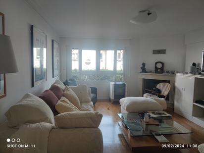 Living room of Single-family semi-detached for sale in Donostia - San Sebastián   with Terrace and Balcony