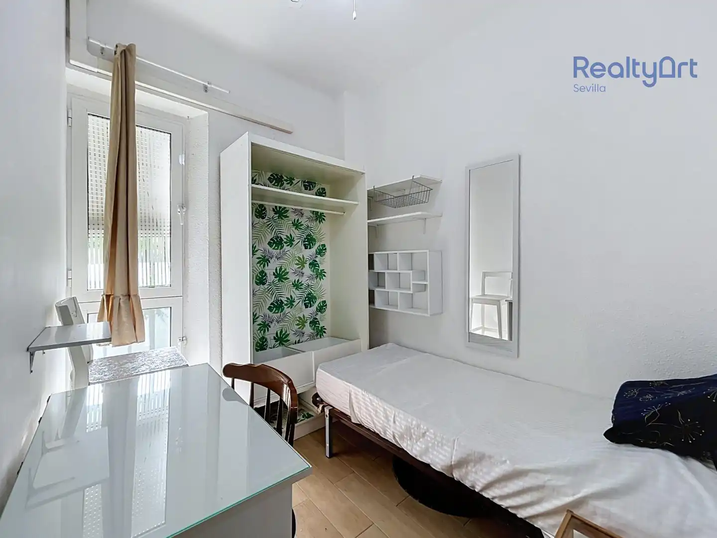 Habitación de Piso en venta en Sevilla