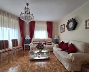 Sala d'estar de Pis en venda en  Madrid Capital amb Calefacció i Terrassa