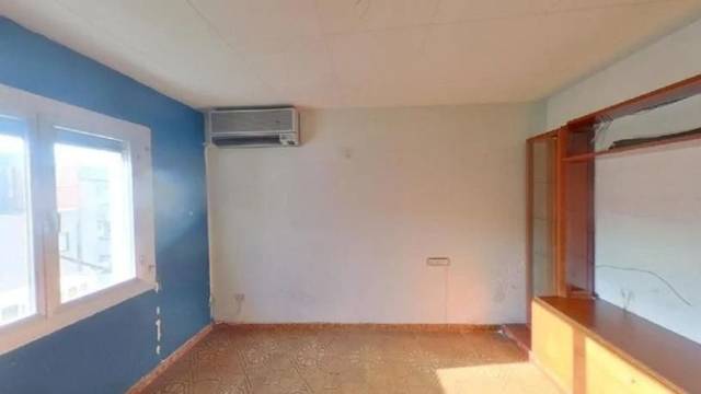 Piso en Venta en Calle de Llançà en La Torrassa