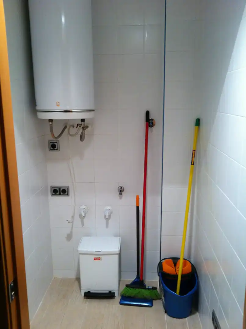 Baño de Piso de alquiler en Barcelona con Calefacción, Horno y Lavadora