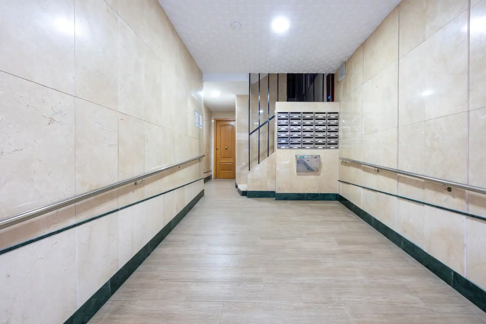 Flat for rent in N/A, 1, Camino de Ronda