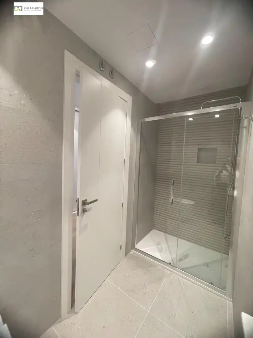 Bathroom of Flat for rent in León Capital   with Heating, Parquet flooring and Terrace