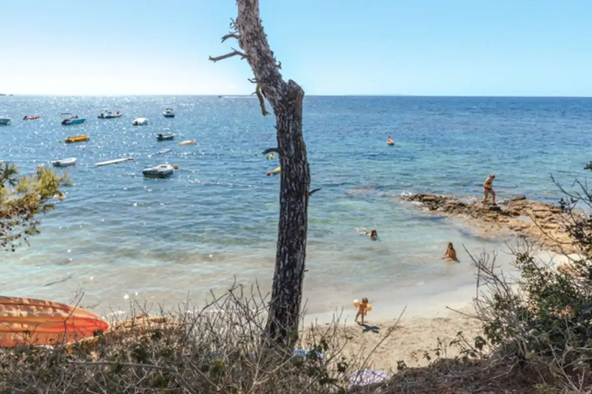 Erdgeschoss zum Verkauf in Carrer del Xaloc, Santa Eulària